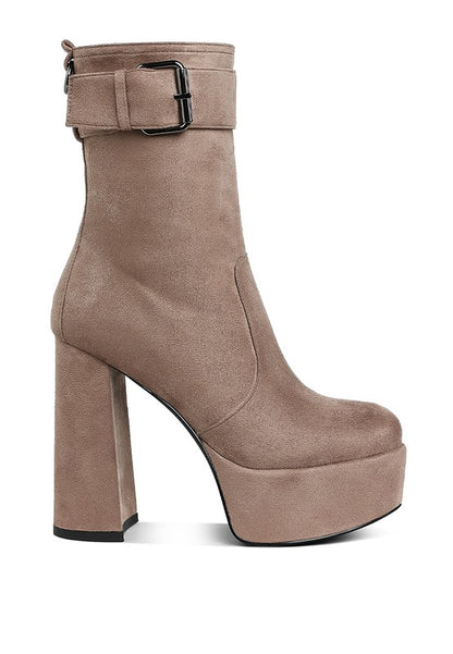 WANDERER Flared Block Heel Mid-Calf Boots