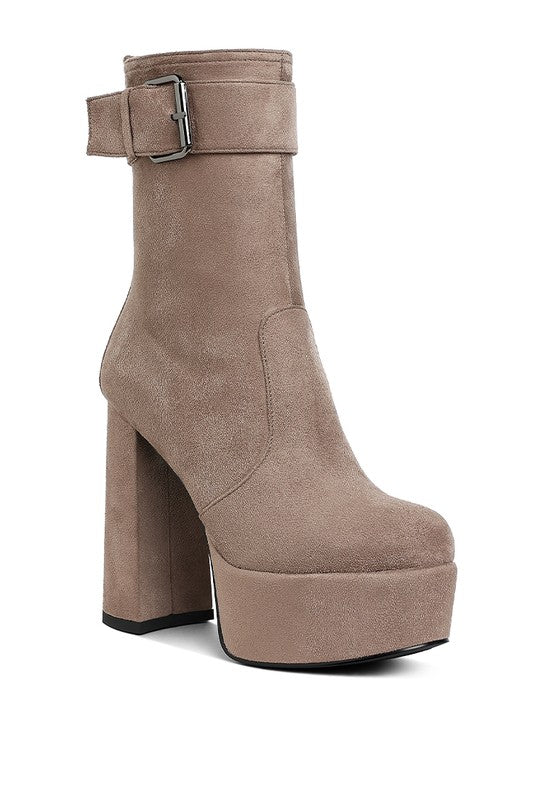 WANDERER Flared Block Heel Mid-Calf Boots