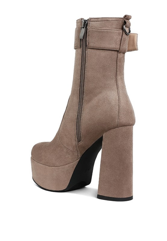 WANDERER Flared Block Heel Mid-Calf Boots