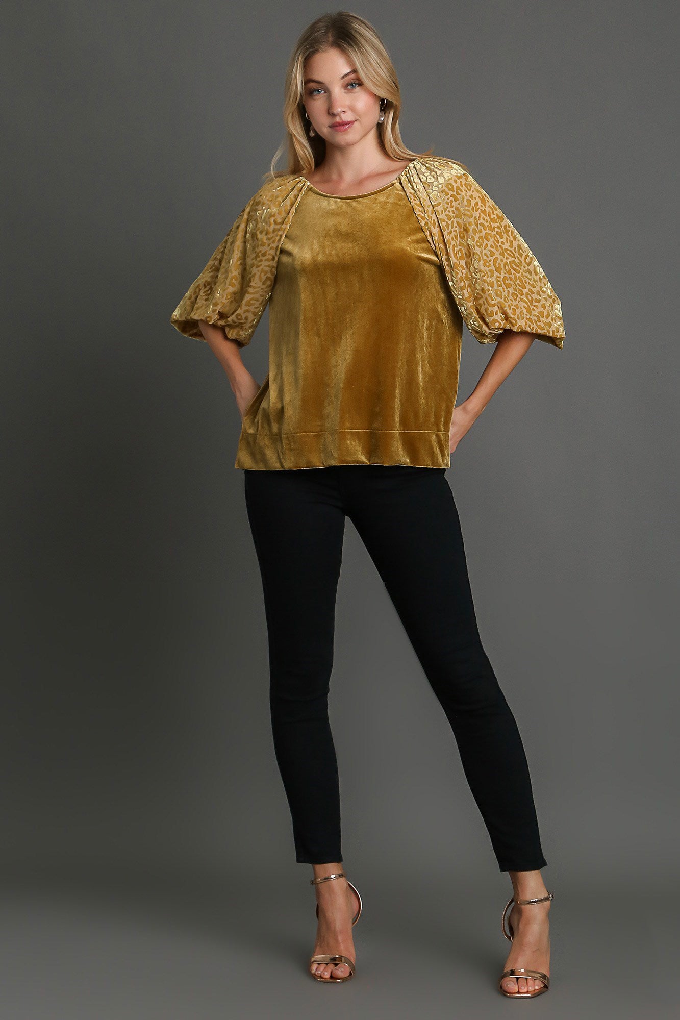 Umgee - Round Neck Leopard Balloon Sleeve Velvet Top