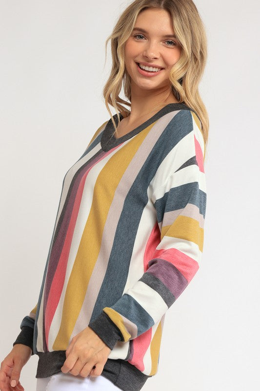 e Luna Plus Size - Wide V-Neck Sweatshirt