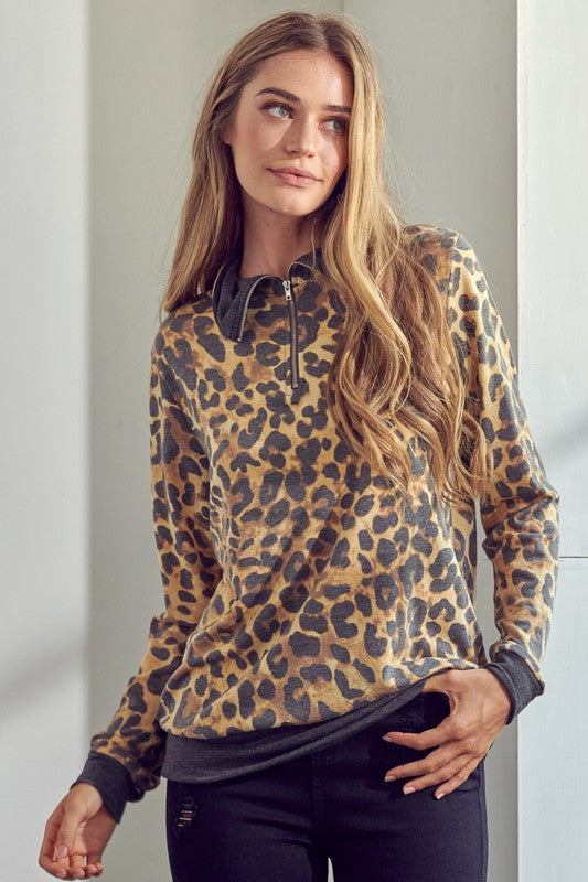 e Luna Plus Size - Cheetah Print Zip Up Sweatshirt