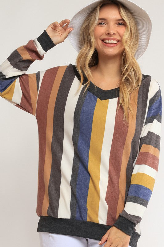 e Luna Plus Size - Wide V-Neck Sweatshirt