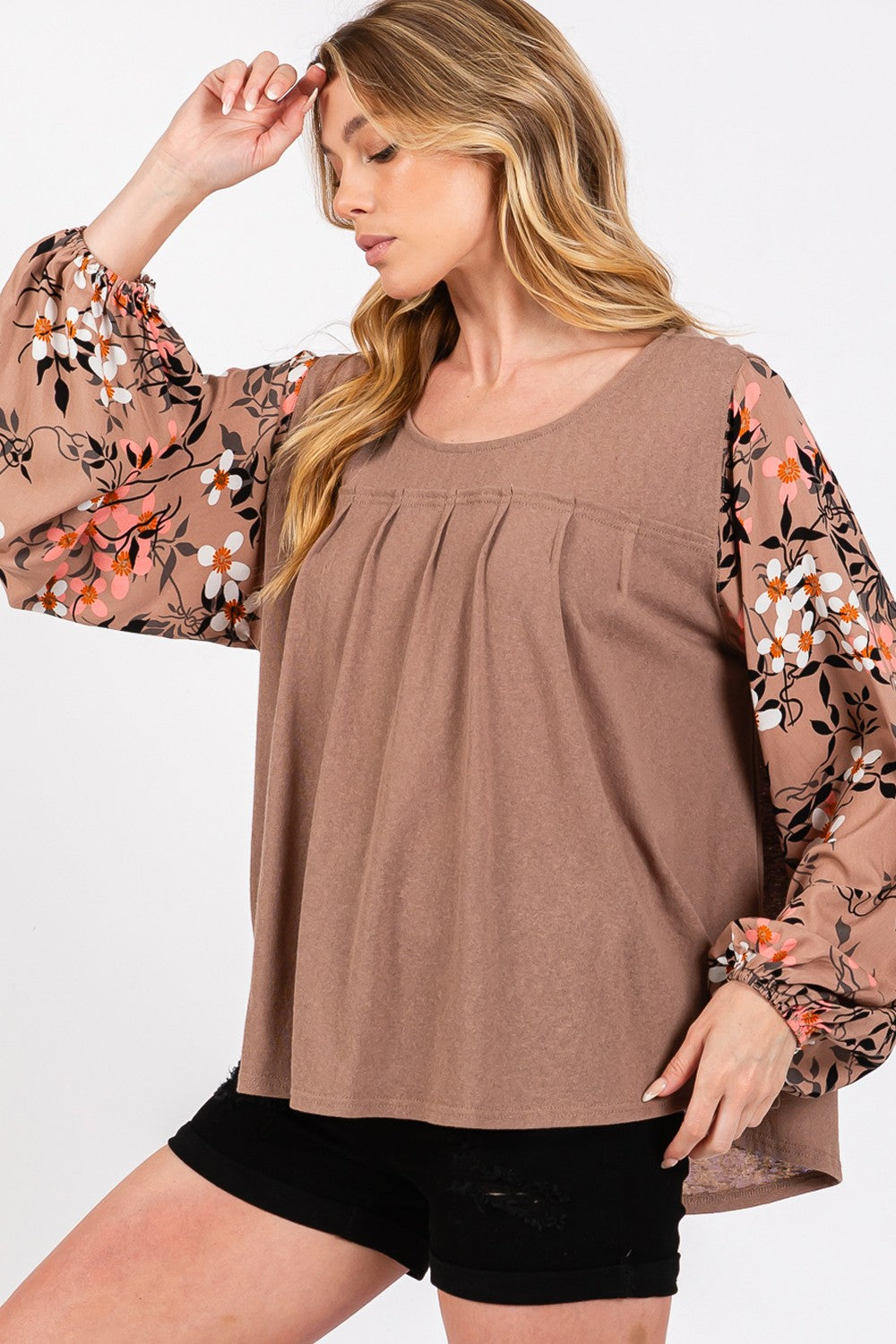 SAGE + FIG Floral Front Pleated Detail Blouse